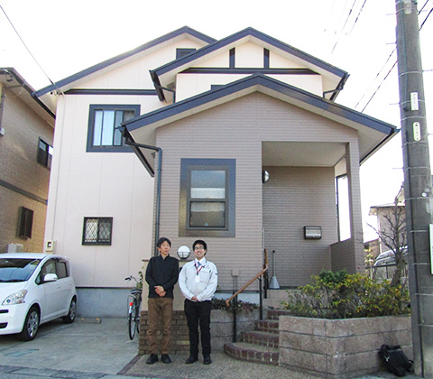 愛知県春日井市W様_外壁屋根塗替工事_お客様の声_記念撮影