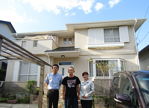 岐阜県可児市N様_外壁屋根塗替工事_お客様の声_記念撮影
