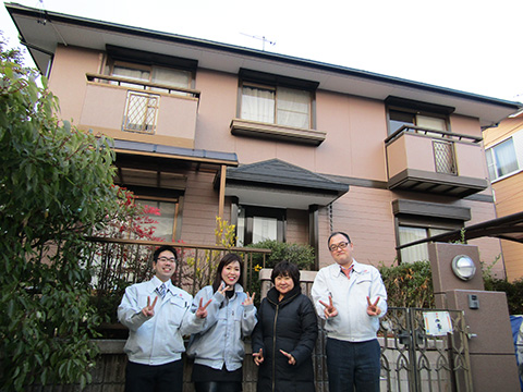 愛知県小牧市Ｋ様_外壁屋根塗替工事_お客様の声_記念撮影