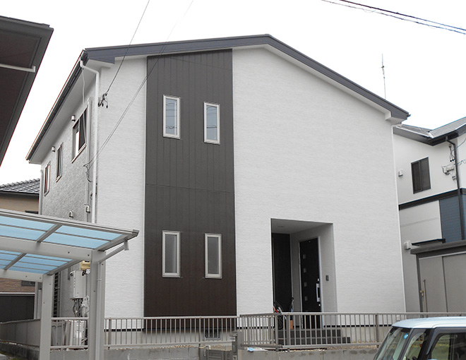 愛知県常滑市I様_外壁屋根塗替え工事_施工後全景写真